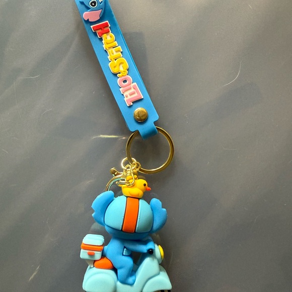 Stitch Keychain - Picture 2 of 2